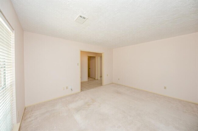 Building Photo - 13211 Rosstown Dr