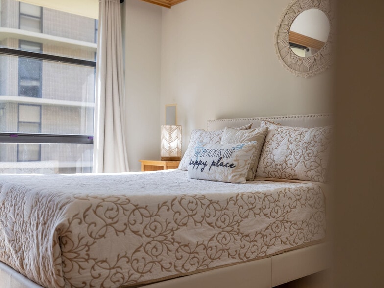 Building Photo - 3200 S Ocean Blvd