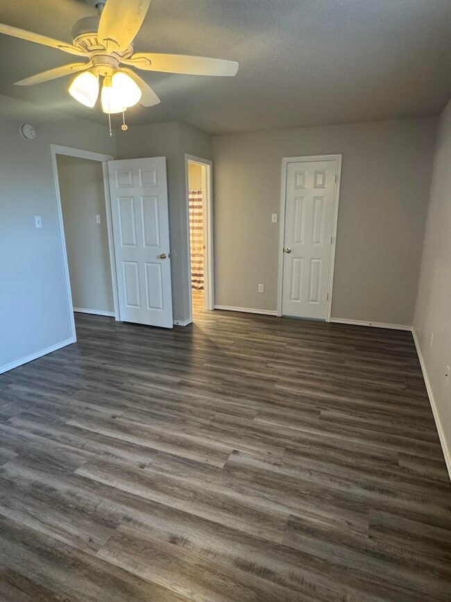 Building Photo - 209 Grover Ave