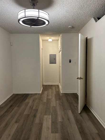 Building Photo - 224 W Palm Ave