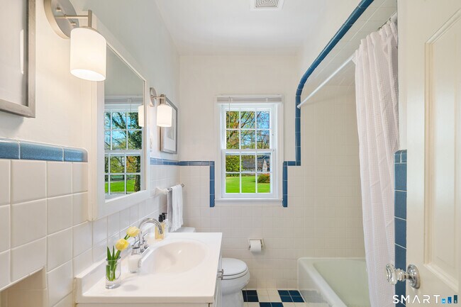 Building Photo - 206 Wolfpit Ave