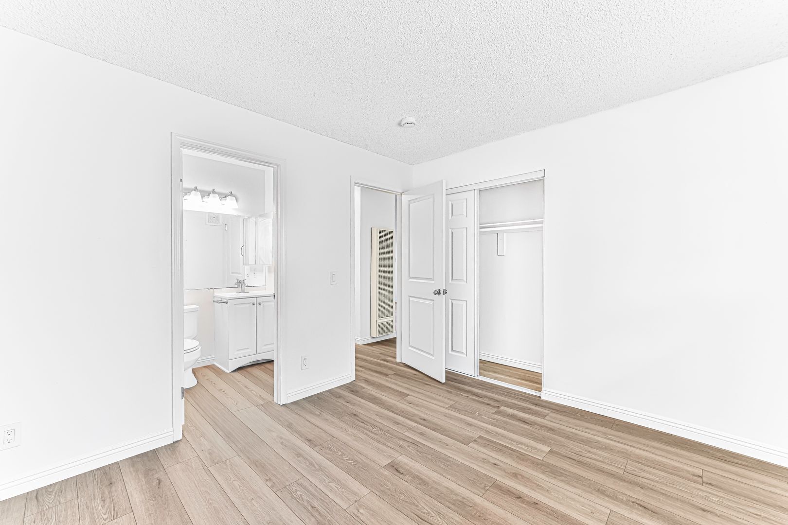 Building Photo - 1070 Loma Ave