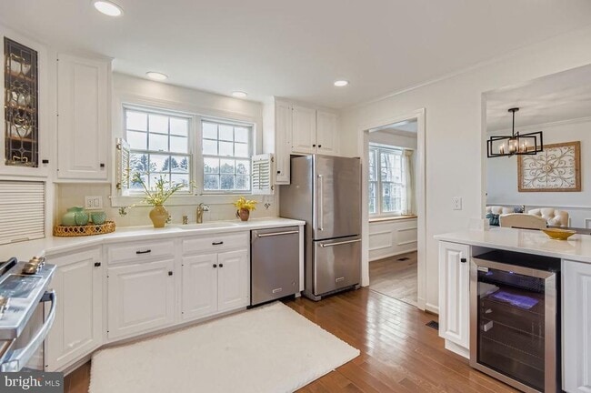 Building Photo - 119 E Padonia Rd