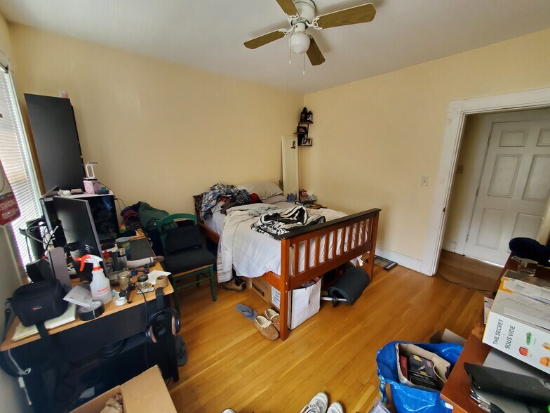 Building Photo - 110 Murdock St