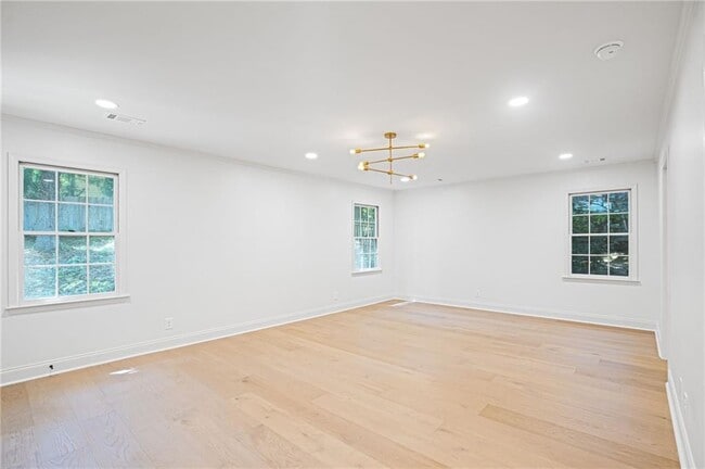 Building Photo - 200 Nestor Ct