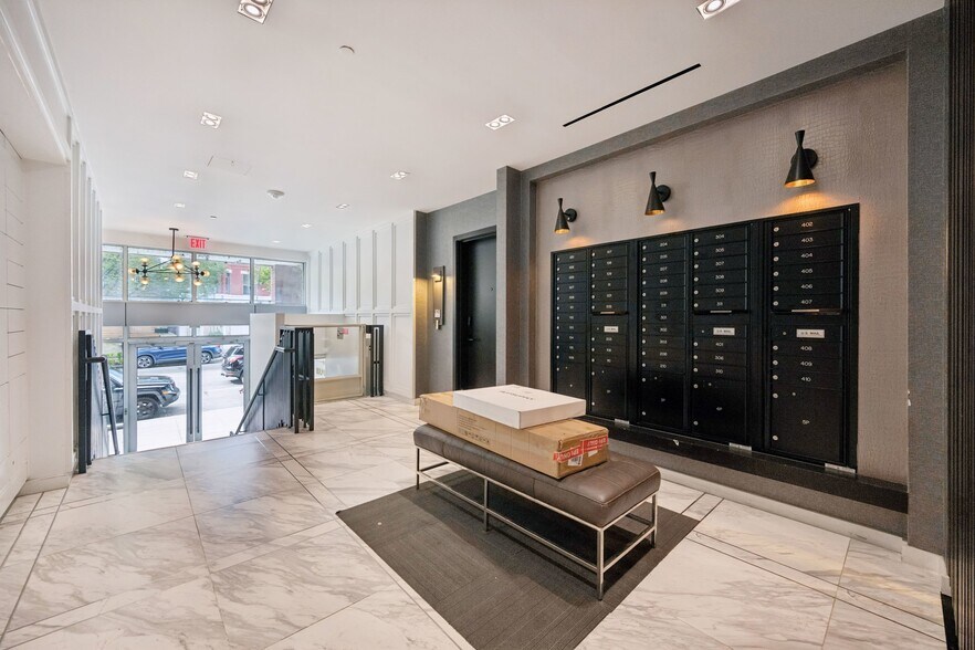 Building Photo - 900 11th St SE