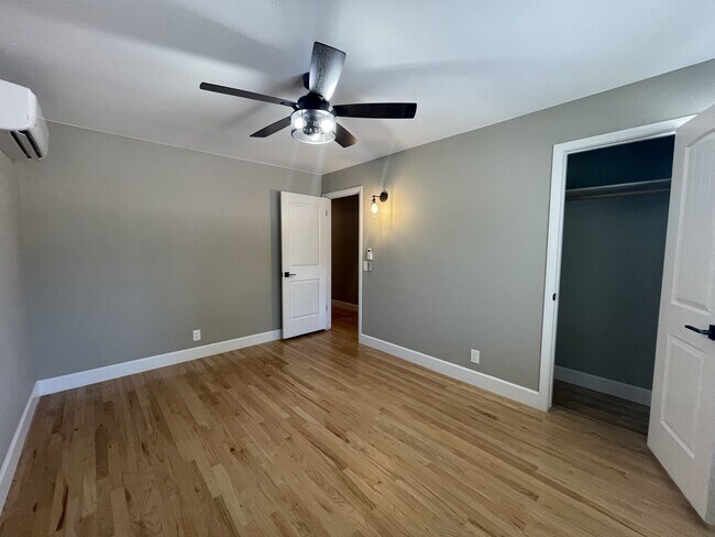 Building Photo - 7604 Sierra Azul Ave NE
