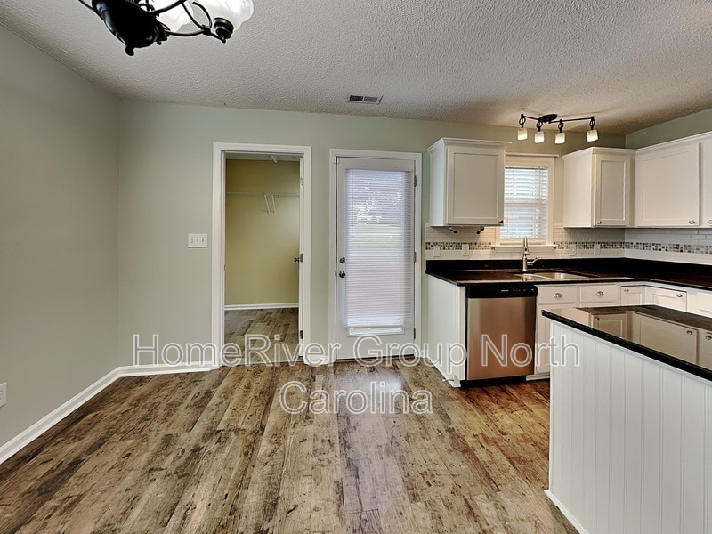 Building Photo - 1618 Crag Burn Ln