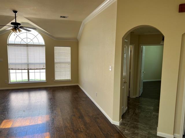 Building Photo - 3013 Foxhollow Dr