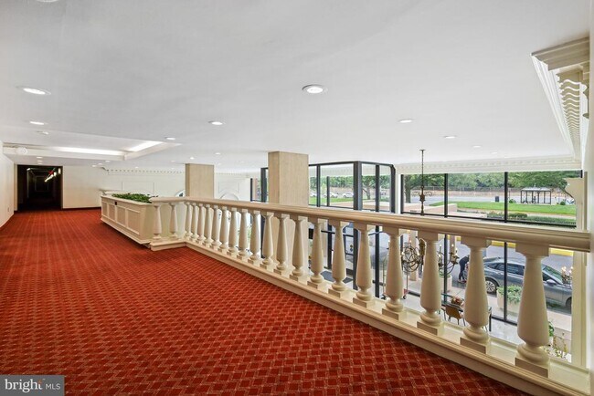 Building Photo - 1300 Army Navy Dr