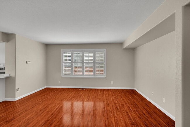 Building Photo - $3,495.00 - 5 Beds, 3.5 Baths, Single Fami...