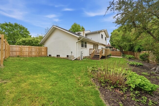 Building Photo - 4452 Burgundy Pl