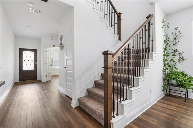 Building Photo - 240 Inlet Ln