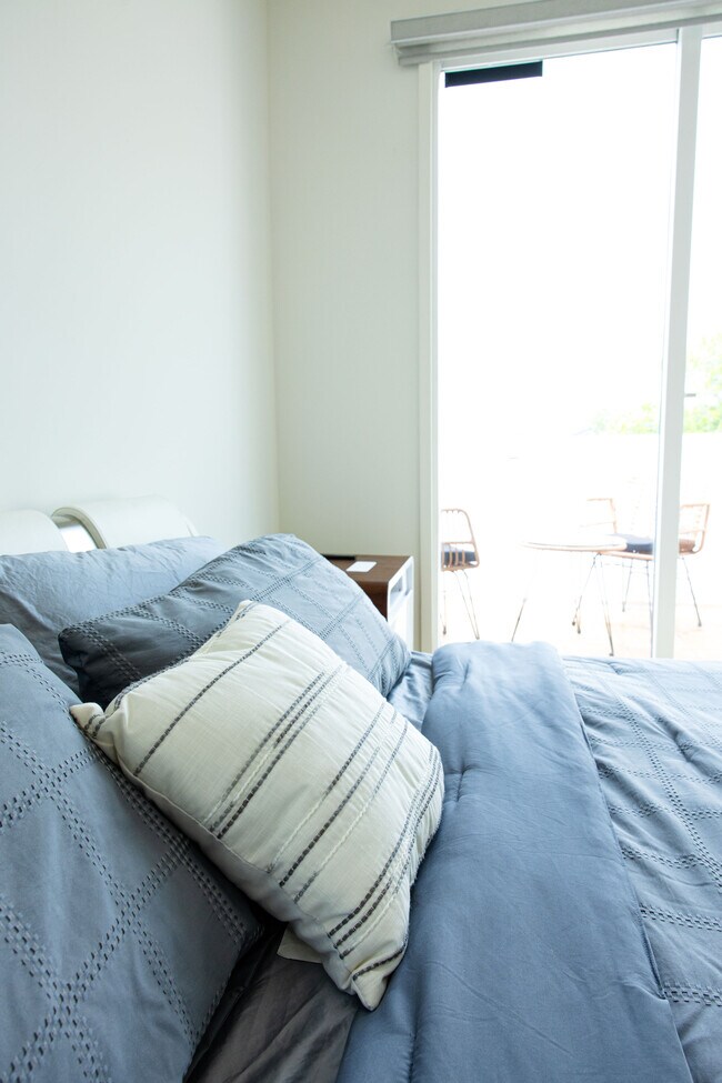 Building Photo - 507 S Park Dr