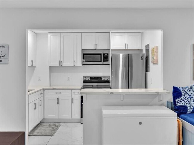 Building Photo - 5100 Dupont Blvd