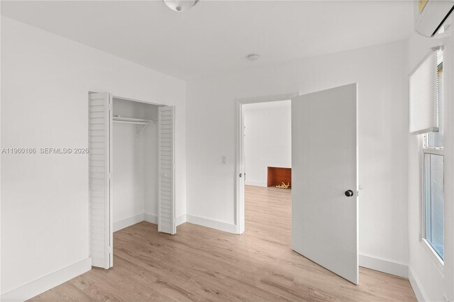 Building Photo - 2508 SW 10th St