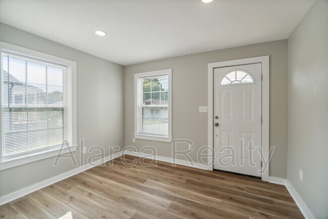 Building Photo - 530 N Church St