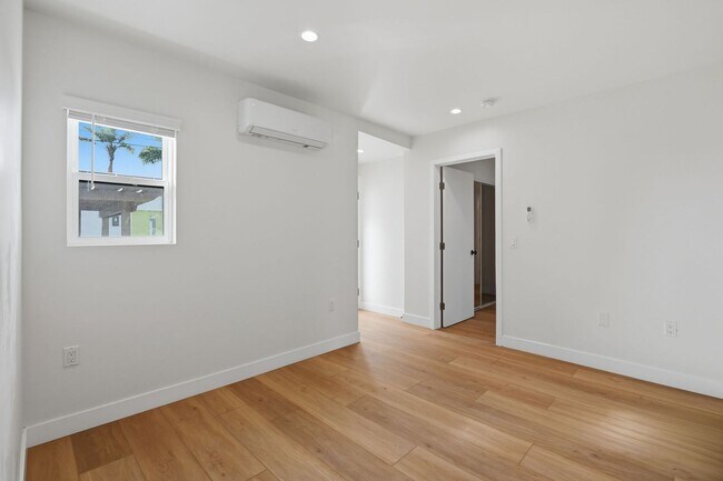 Building Photo - 2735 Broadway-3