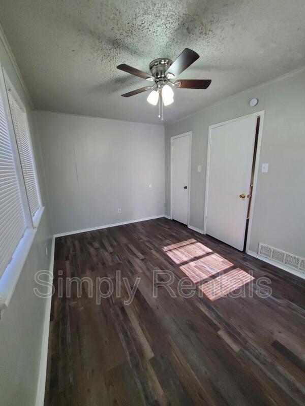 Building Photo - 400 Bill Bradford Rd