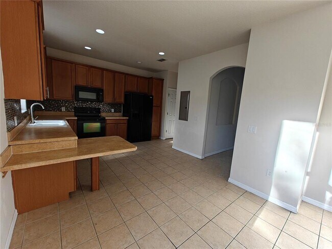 Building Photo - 13742 Beauregard Pl