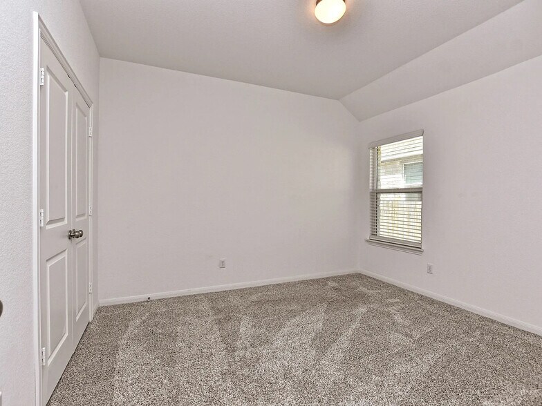 Building Photo - Room in House on Panzano Dr