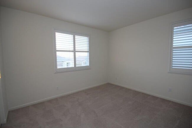 Building Photo - Gorgeous Elk Grove Home