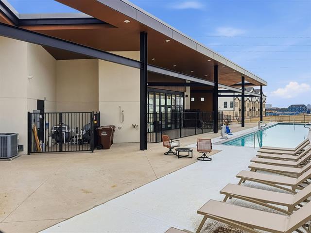 Building Photo - 721 Kerrville Ln