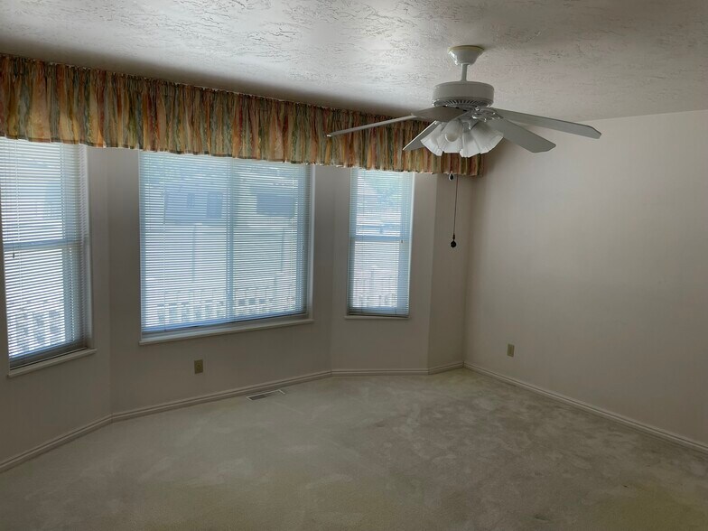 Building Photo - 132 N 170 E