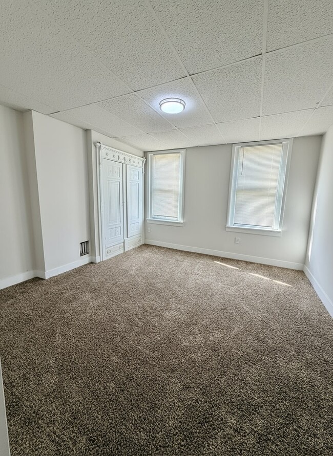 Building Photo - 1855 E Westmoreland St