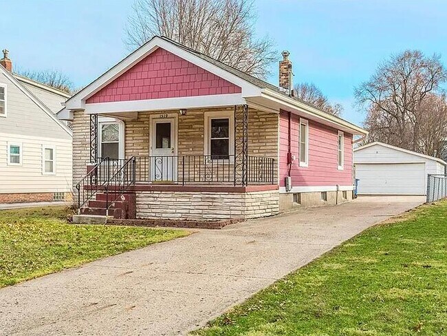 Building Photo - 1519 Mattern Ave