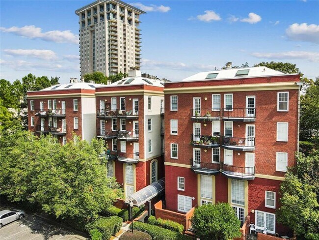 Primary Photo - 2840 Peachtree Rd NW