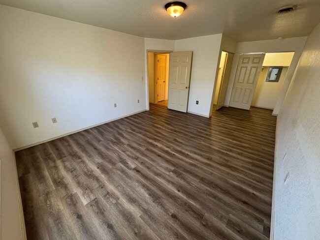 Building Photo - 2 bedroom one bath at Cedar Hills in Ozark...