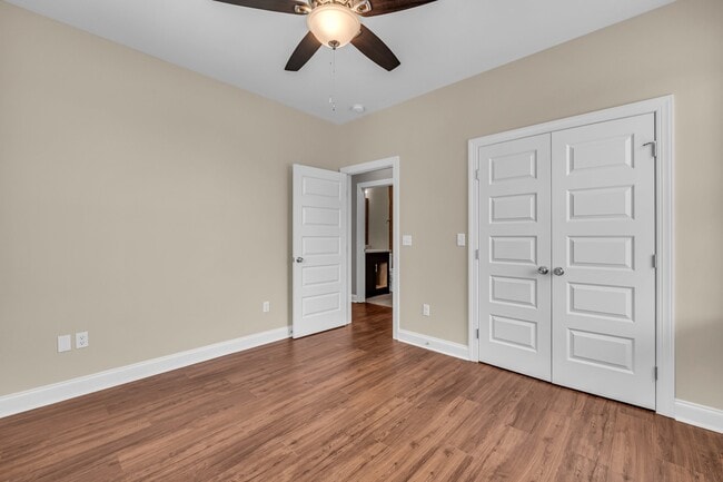 Building Photo - 702 Moore St