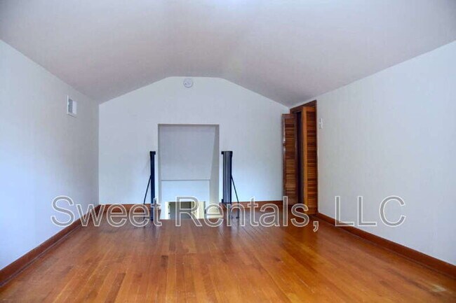 Building Photo - 4627 Darlene St