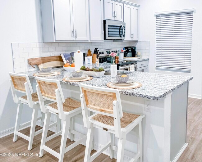 Building Photo - 46 Soria Dr