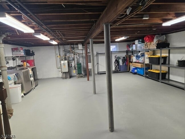 Building Photo - 305 Kennedy Dr