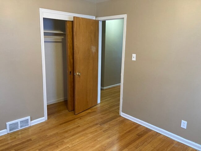 Building Photo - A Great 3 Bedroom Ranch with Nice Basement, Garage and Backyard Sec. 8 OK