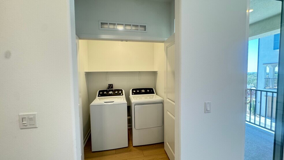 Building Photo - 8397 Tapia Way