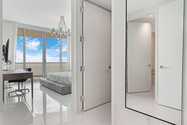 Building Photo - 16901 Collins Ave