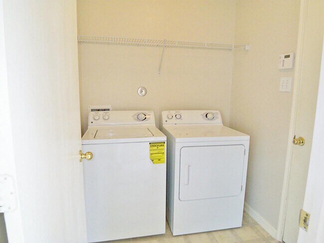 Building Photo - 7335 Kransburg Ranch Dr