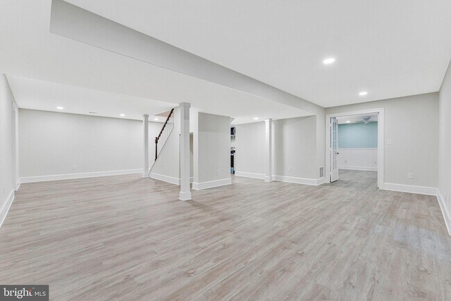 Building Photo - 10034 Scenic View Terrace