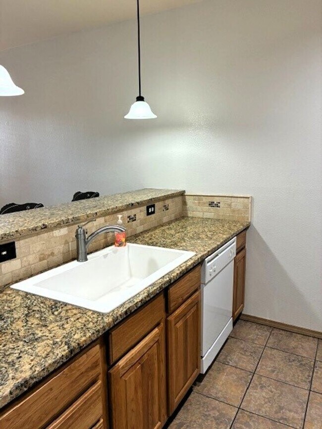Building Photo - Long Term Rental - Tarn Landing A7