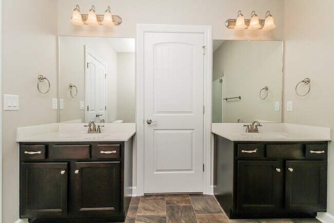 Building Photo - 4806 Beryl Dr