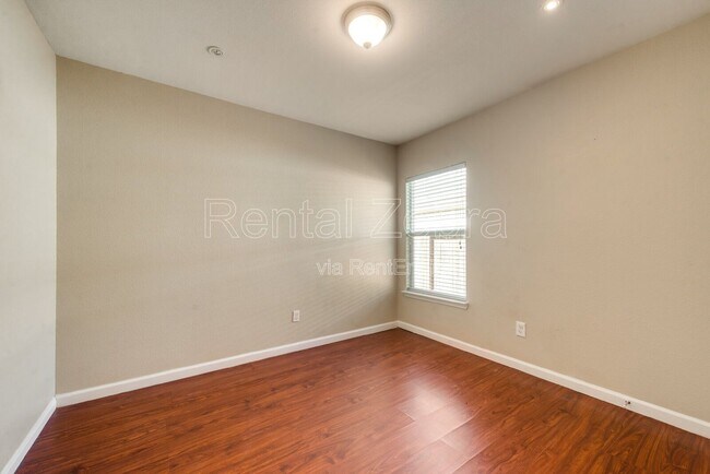 Building Photo - 517 Misty Mountain Dr