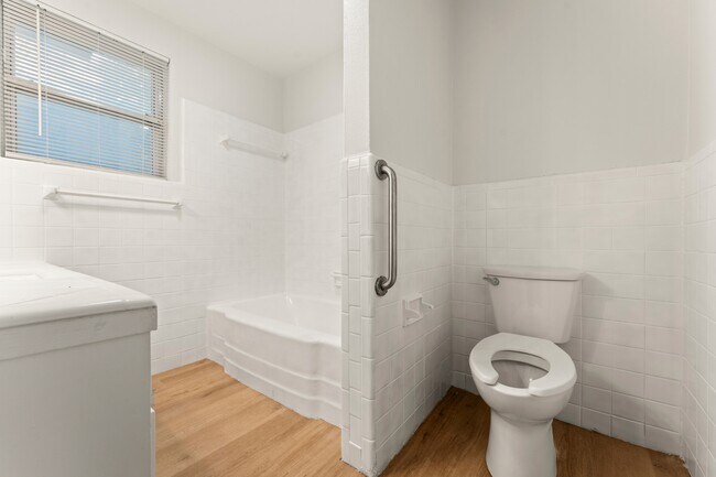 Building Photo - 112 Dawn Dr