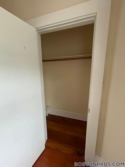 Building Photo - 66 Pleasant St