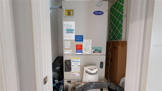 Building Photo - 17034 Yellow Pine St