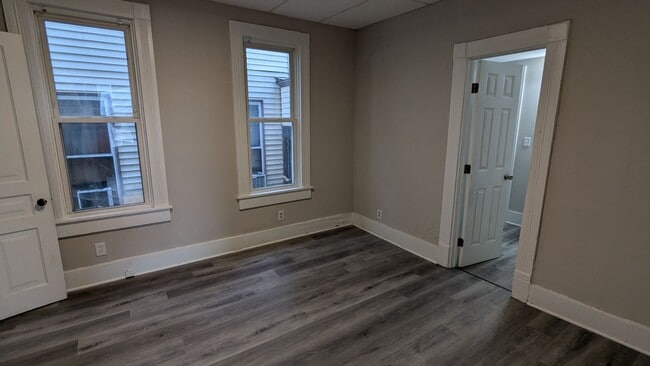 Building Photo - Charming 3-bedroom, 1.5-bathroom house loc...
