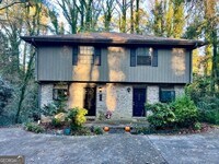 Building Photo - 2515 Skyland Trail NE