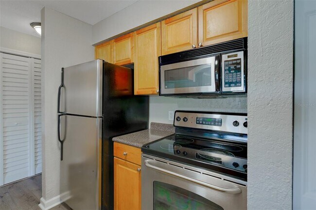 Building Photo - 12293 Sailwinds Dr